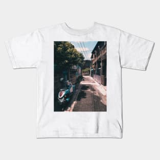 Chiang Mai streets - Scooter Kids T-Shirt